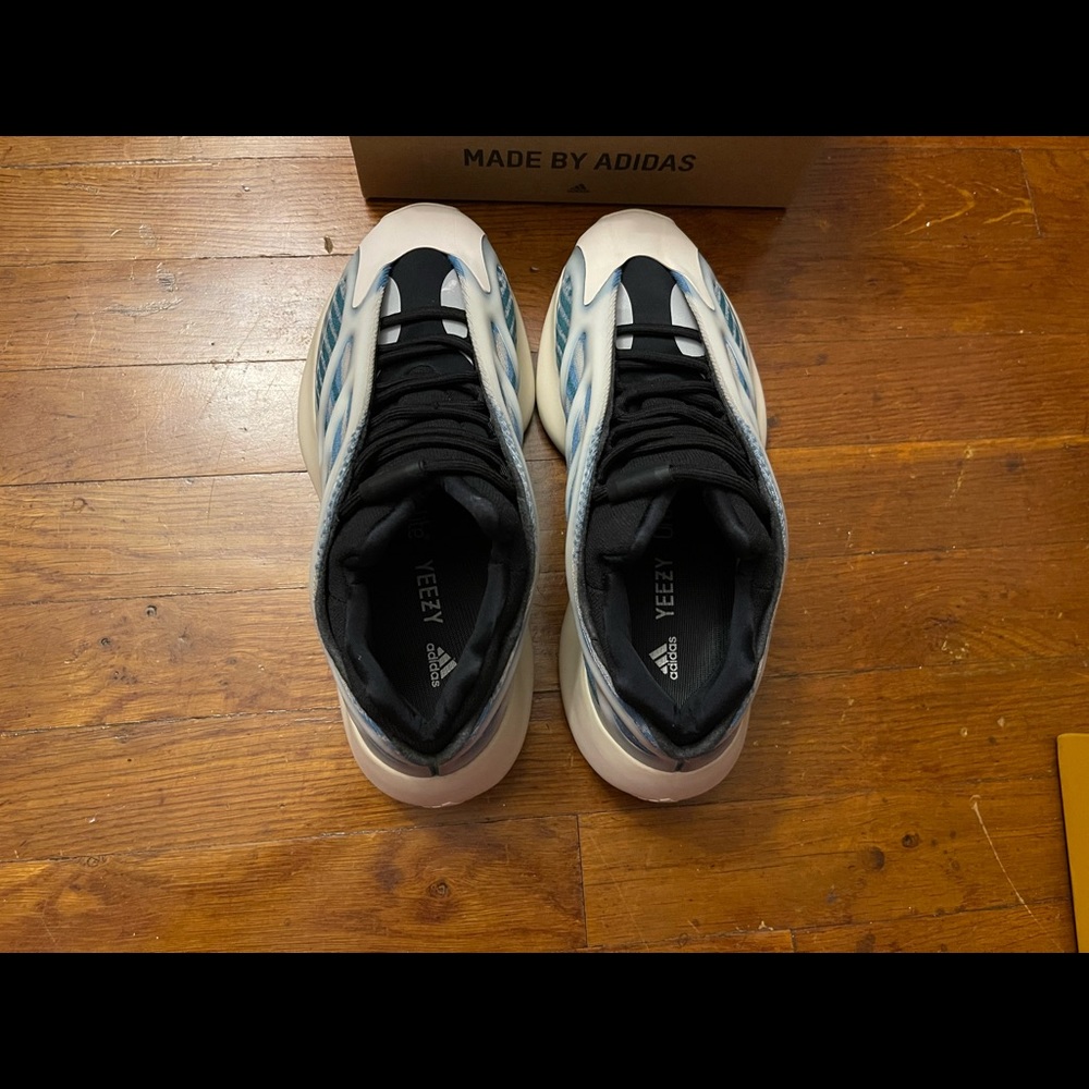 Yeezy 700 V3 Arzareth